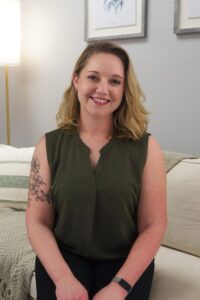 Professional headshot of Kim Rippy, LPC, trauma specialist offering EFIT therapy for trauma, therapy for complex trauma, and therapy for anxiety in Burke, Virginia. Clinicial Supervisor for licensed residents in counseling and residents in family and marriage therapy